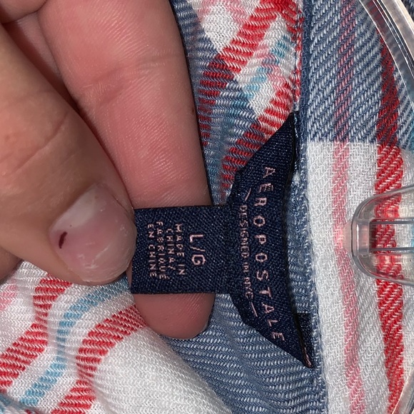 2 large flannels - Picture 3 of 4